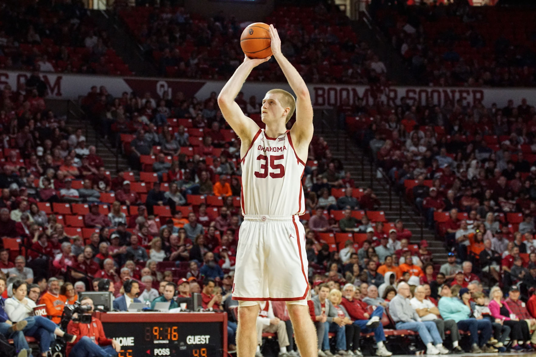 Brady Manek technical foul free throw